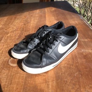 Nike leather black shoes